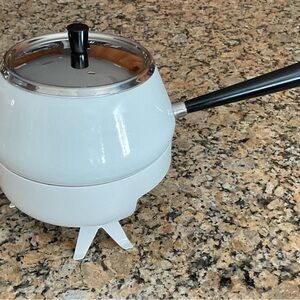 VINTAGE HARD TO FIND Spring Mod Dep Enamel White fondue Pot